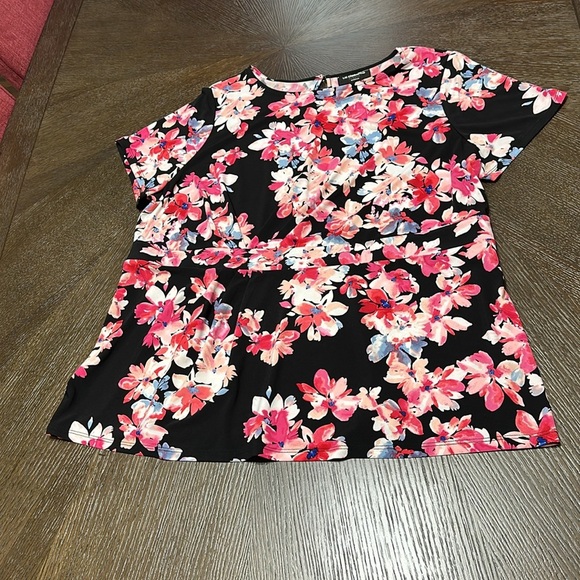 Liz Claiborne Career Woman, Floral Black and Pink Women's Top Plus Size 1X - Picture 3 of 10